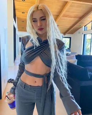 Ava Max OnlyFans Leaked Free Thumbnail Picture - #e9iAlOdejf