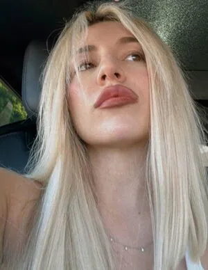 Ava Max OnlyFans Leaked Free Thumbnail Picture - #eCVZmLiOjN