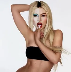 Ava Max OnlyFans Leaked Free Thumbnail Picture - #eMwEMg4at9