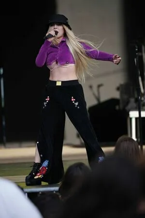 Ava Max OnlyFans Leaked Free Thumbnail Picture - #hfwB6SU3wy