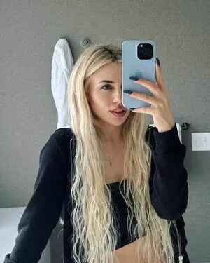 Ava Max OnlyFans Leaked Free Thumbnail Picture - #i9CEX5a69D