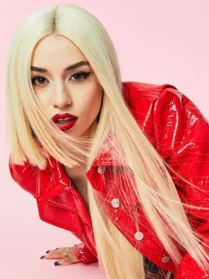 Ava Max OnlyFans Leaked Free Thumbnail Picture - #i9FQvTs2RH