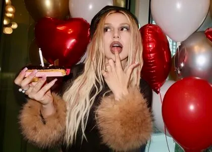 Ava Max OnlyFans Leaked Free Thumbnail Picture - #ibUh5zC0oH