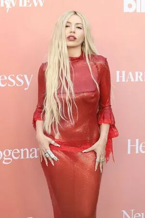 Ava Max OnlyFans Leaked Free Thumbnail Picture - #kb9nrKq4bM