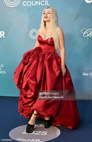 Ava Max OnlyFans Leaked Free Thumbnail Picture - #kvNm8Gph36