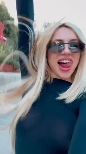 Ava Max OnlyFans Leaked Free Thumbnail Picture - #lH3CEnPMAX