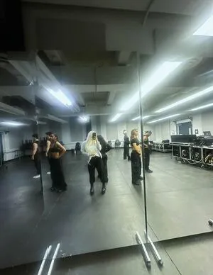 Ava Max OnlyFans Leaked Free Thumbnail Picture - #mX6WK94z9a