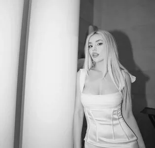 Ava Max OnlyFans Leaked Free Thumbnail Picture - #mt5REGAQEA