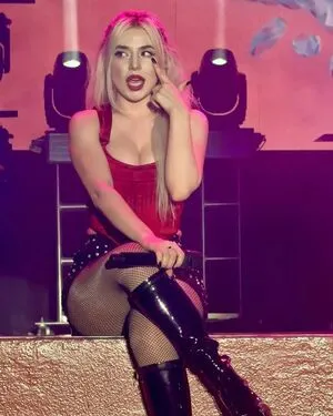 Ava Max OnlyFans Leaked Free Thumbnail Picture - #nhxcIn6TEI