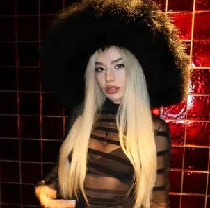 Ava Max OnlyFans Leaked Free Thumbnail Picture - #oOfkOltIsE