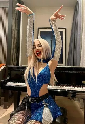 Ava Max OnlyFans Leaked Free Thumbnail Picture - #od0nwJuCLH