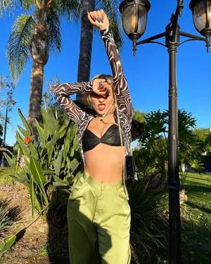 Ava Max OnlyFans Leaked Free Thumbnail Picture - #ploi1RC3HW