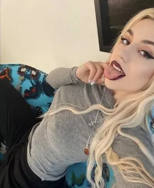Ava Max OnlyFans Leaked Free Thumbnail Picture - #q5i7vHpB4K