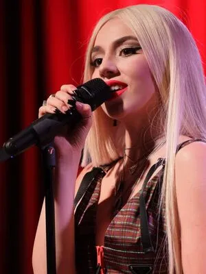 Ava Max OnlyFans Leaked Free Thumbnail Picture - #qAHAc7BSUC