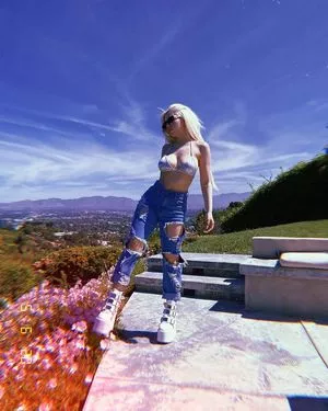 Ava Max OnlyFans Leaked Free Thumbnail Picture - #rB4B9P6yYv