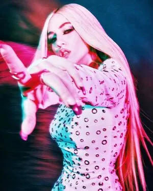 Ava Max OnlyFans Leaked Free Thumbnail Picture - #u23Bl0xmjb