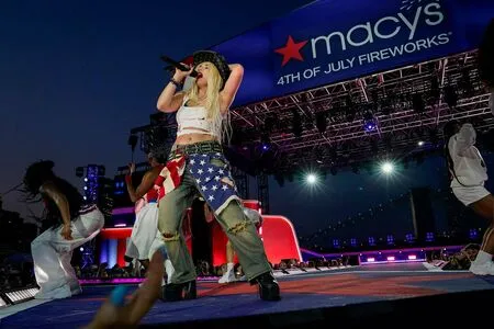 Ava Max OnlyFans Leaked Free Thumbnail Picture - #vMdm8xqI3U