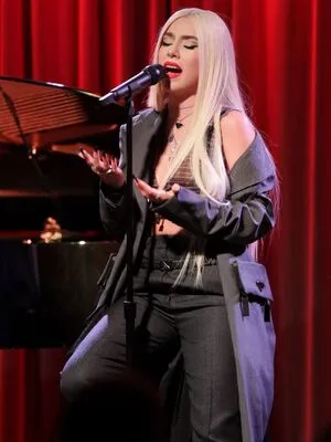 Ava Max OnlyFans Leaked Free Thumbnail Picture - #xB7RxbBxZn