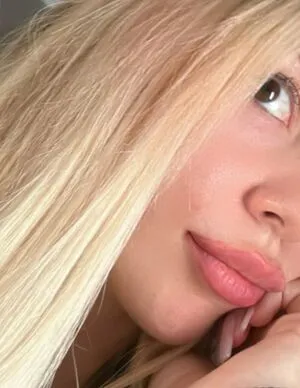 Ava Max OnlyFans Leaked Free Thumbnail Picture - #xjv0lym6zQ