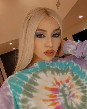 Ava Max OnlyFans Leaked Free Thumbnail Picture - #zXsut3Bllm