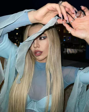 Ava Max OnlyFans Leaked Free Thumbnail Picture - #zyxcSwyxSS