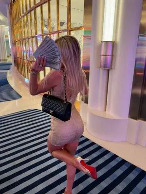 Ava Robar OnlyFans Leaked Free Thumbnail Picture - #HeP0KlirtK