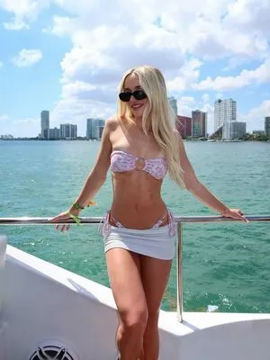 Ava Robar OnlyFans Leaked Free Thumbnail Picture - #pkAxiXHv3w