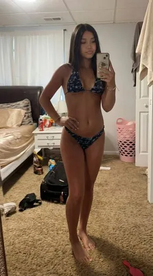 Avameww OnlyFans Leaked Free Thumbnail Picture - #auweiEFlcC