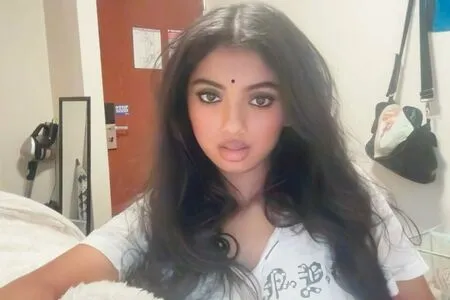 Avantika OnlyFans Leaked Free Thumbnail Picture - #x10EzeRmXY