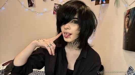 Avemylissaa OnlyFans Leaked Free Thumbnail Picture - #a47B4yiscB