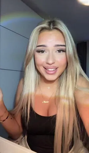 Avendaaxs OnlyFans Leaked Free Thumbnail Picture - #rdnWnZEcnX