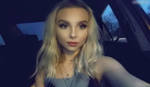 Averi Roselyn OnlyFans Leaked Free Thumbnail Picture - #331NUADW2F