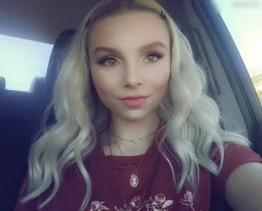 Averi Roselyn OnlyFans Leaked Free Thumbnail Picture - #dbtD8vrSUI