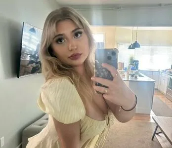 Avery Santoro OnlyFans Leaked Free Thumbnail Picture - #19ae4YWLVK