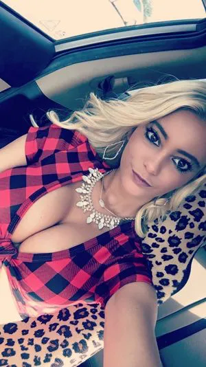 Avery T OnlyFans Leaked Free Thumbnail Picture - #MuJpHifAOh