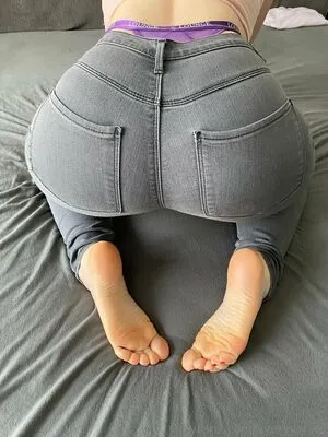 Averyysfeet OnlyFans Leaked Free Thumbnail Picture - #EASkXjbgl4