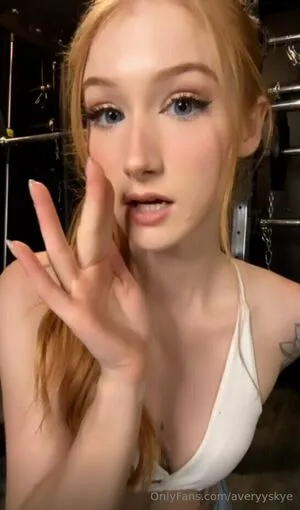 Averyyskye OnlyFans Leaked Free Thumbnail Picture - #qMG8YzZoS1