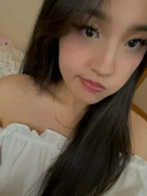 Avgella OnlyFans Leaked Free Thumbnail Picture - #KevgahZcgi