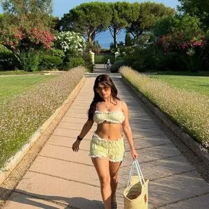 Avneet Kaur OnlyFans Leaked Free Thumbnail Picture - #IEMJ5FZEjo