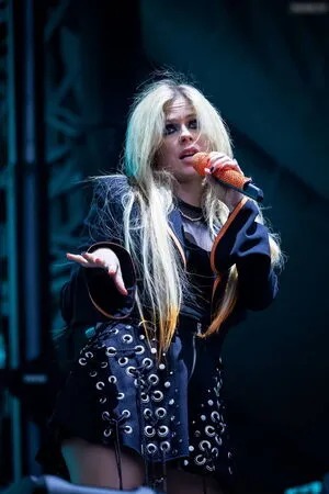 Avril Lavigne OnlyFans Leaked Free Thumbnail Picture - #44sF7iIv3O