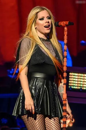 Avril Lavigne OnlyFans Leaked Free Thumbnail Picture - #4G7tqKPp3K