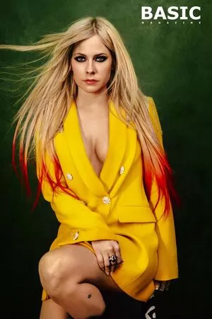 Avril Lavigne OnlyFans Leaked Free Thumbnail Picture - #5n2UGCOvqe