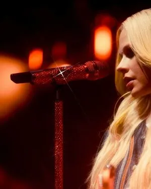 Avril Lavigne OnlyFans Leaked Free Thumbnail Picture - #9vcx8485wf