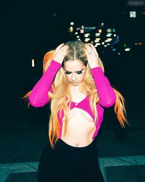 Avril Lavigne OnlyFans Leaked Free Thumbnail Picture - #AynphxUkij