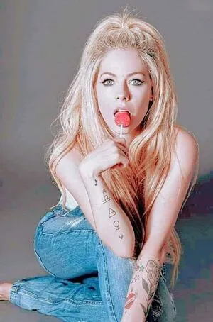 Avril Lavigne OnlyFans Leaked Free Thumbnail Picture - #D3kXMUwZe7