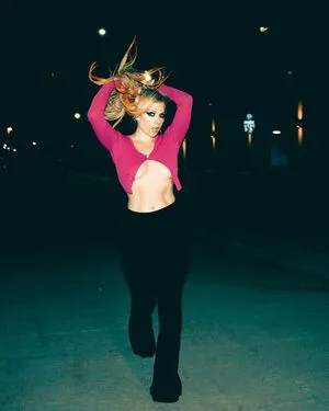 Avril Lavigne OnlyFans Leaked Free Thumbnail Picture - #Fc8579HhSx