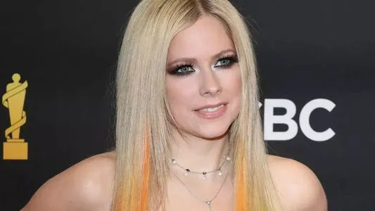 Avril Lavigne OnlyFans Leaked Free Thumbnail Picture - #Hw8TjM9YvQ