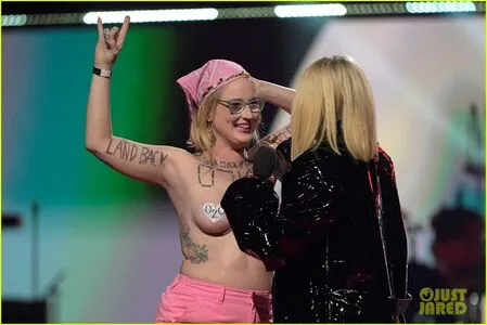 Avril Lavigne OnlyFans Leaked Free Thumbnail Picture - #Oo3FRrOSLk