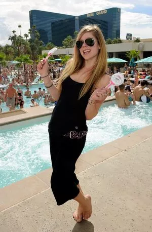 Avril Lavigne OnlyFans Leaked Free Thumbnail Picture - #PzmbtGUiW1