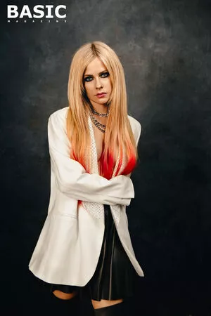 Avril Lavigne OnlyFans Leaked Free Thumbnail Picture - #W46DM4Stys